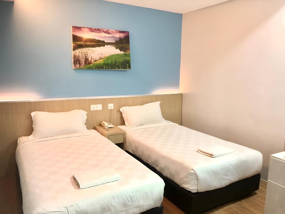 Double Happiness Hotel Sitiawan Bagian luar foto