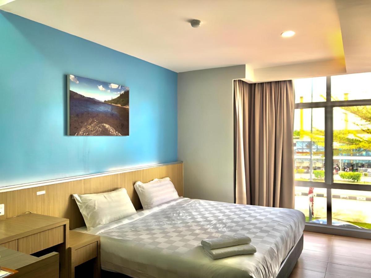 Double Happiness Hotel Sitiawan Bagian luar foto