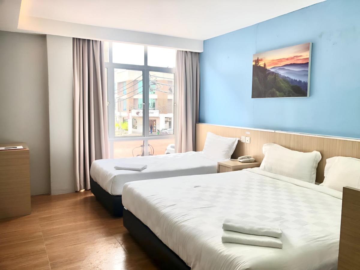Double Happiness Hotel Sitiawan Bagian luar foto